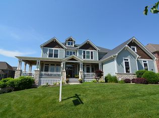 3685 Heathmoor Dr, Elgin, IL 60124