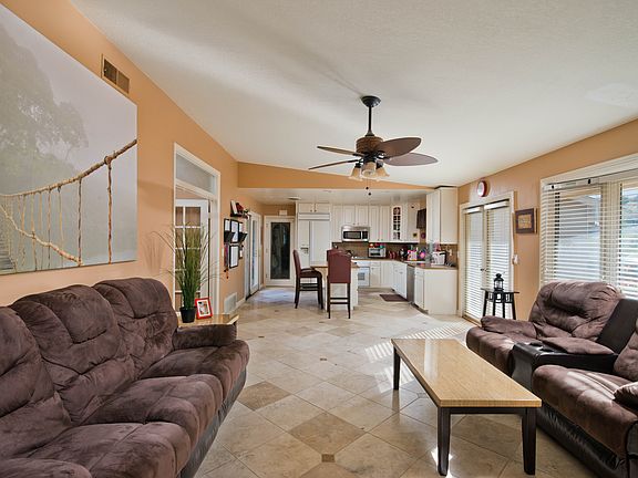 3rd image of 27521 Clearlake Dr