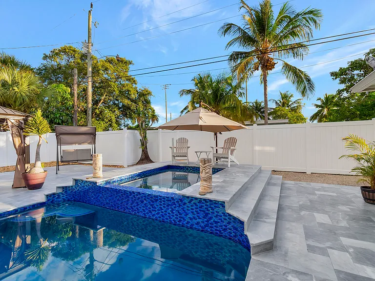 310 Gulfstream Dr — Photo 43