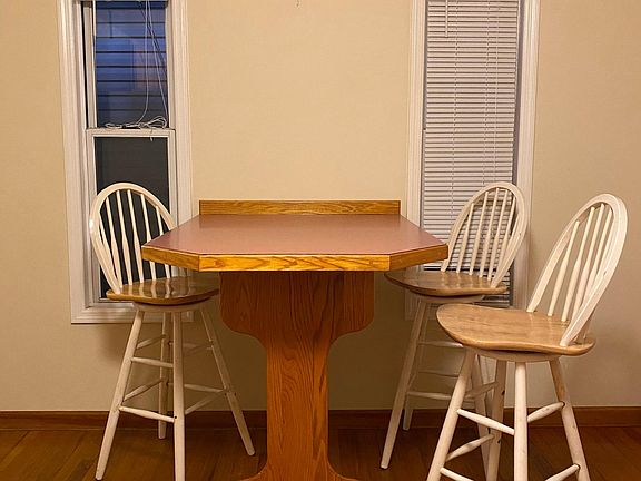 Custom diner table with three chairs