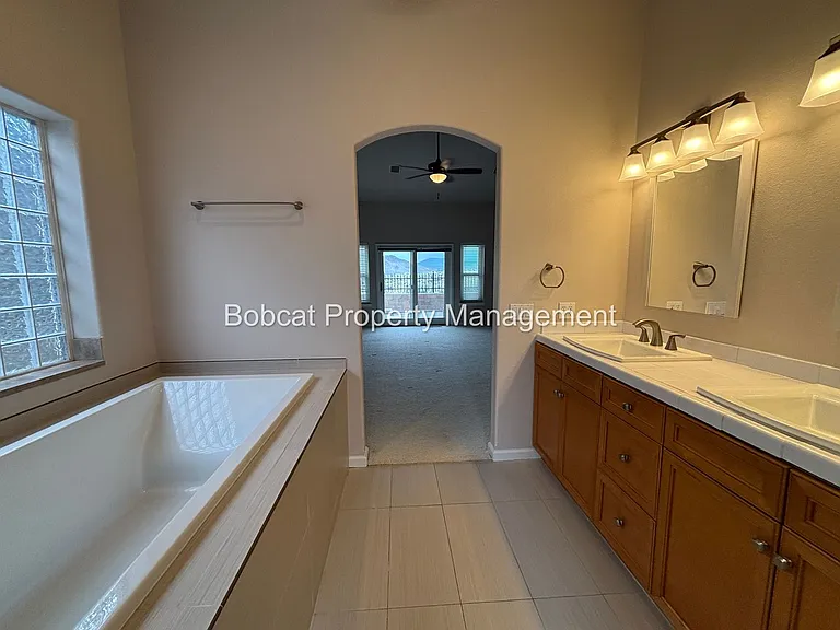 963 Ranchview Cir — Photo 42