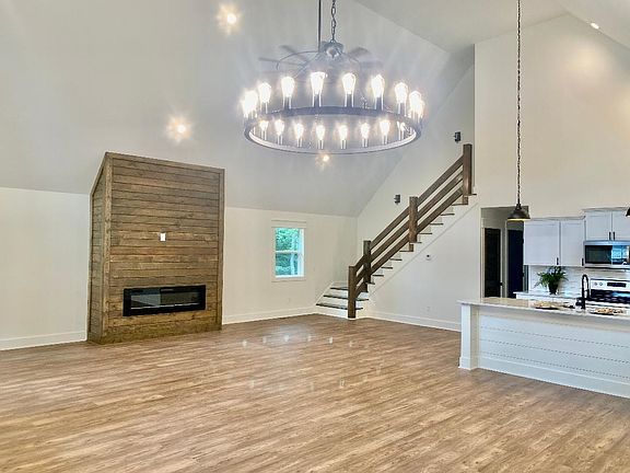 5th image of 265 Rock Quarry Way