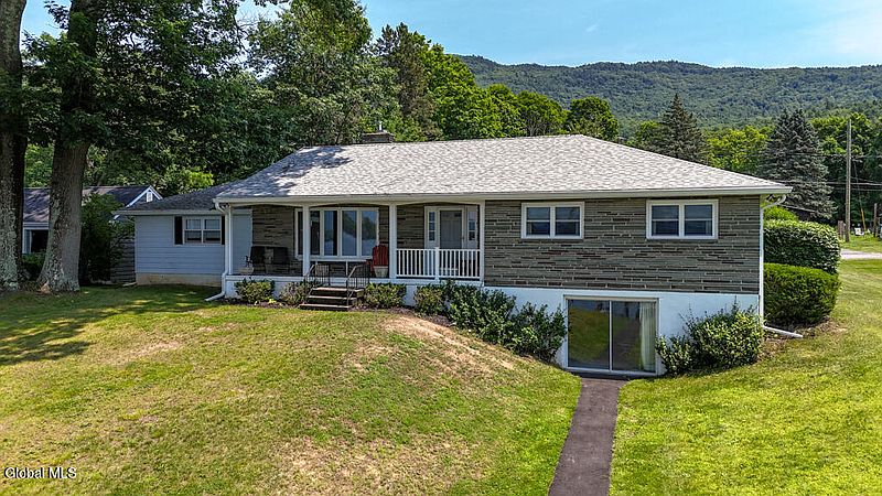 3rd image of 29 Trout Pavilion Road
