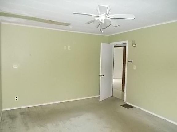 4th image of 1975 Paddy Ln