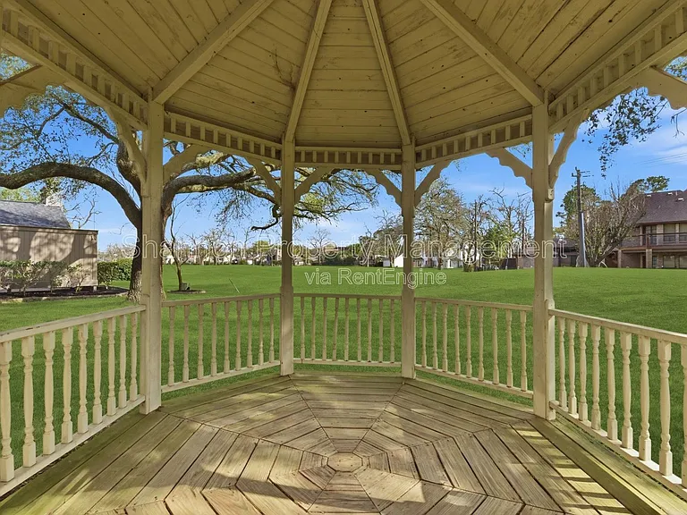 3327 Shady Glen Ln — Photo 24