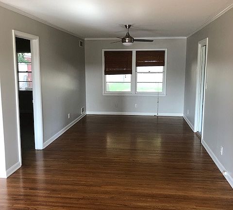 3rd image of 3124 S Urbana Ave