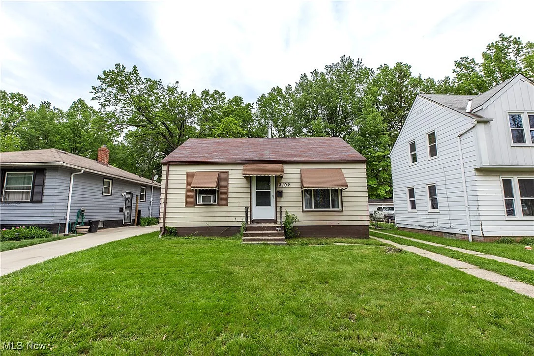 13102 Liberty Ave photo 1