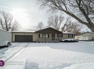 4343 Sherwood Rd, Grand Island, NE 68803