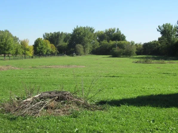 LOT 15 N Church Ave, Hills, MN 56138