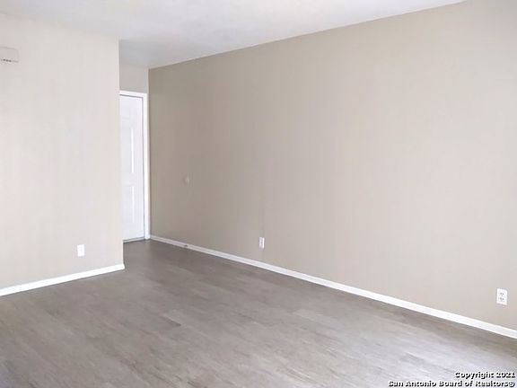 4th image of 430 Kendalia Ave #11