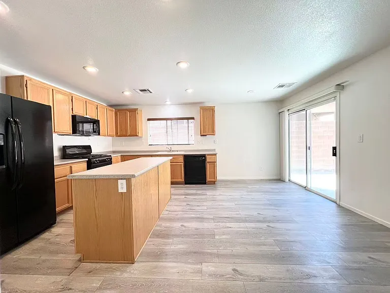 11143 Ranch Valley St — Photo 8