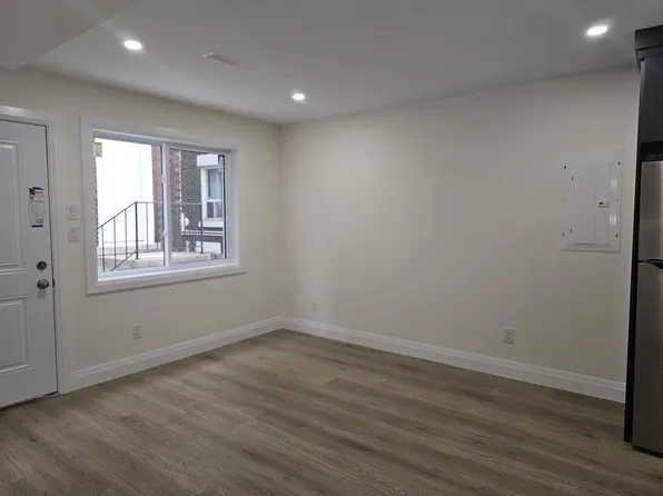 425 Partington Ave #2, Windsor, ON N9B 2N4