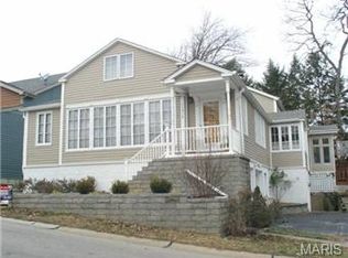 11915 Spring Dr, Saint Louis, MO 63131