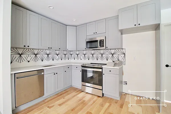 Rented by Grand & Co. | media 9