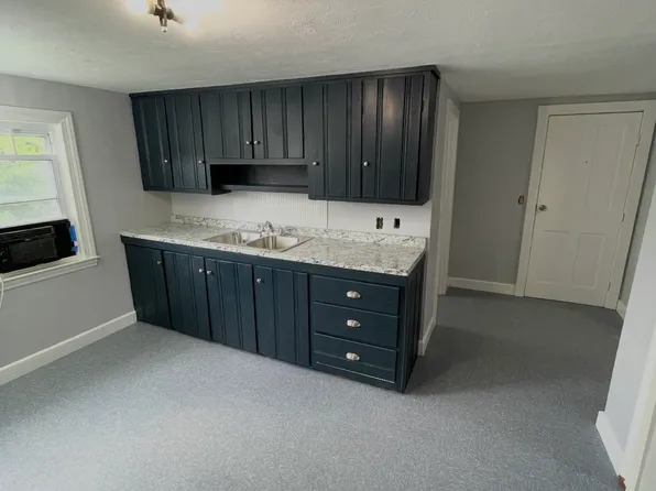 (undisclosed Address), Webster, MA 01570