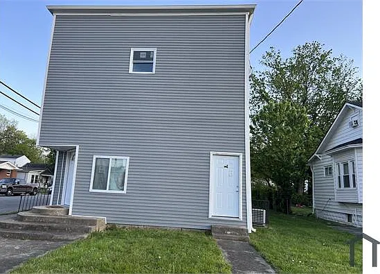 3 bed, 1100 sqft, $1,350 — Photo 2