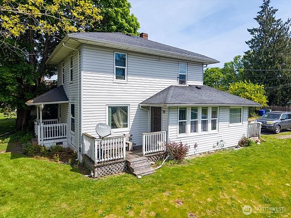 3rd image of 1931 McDougall Avenue