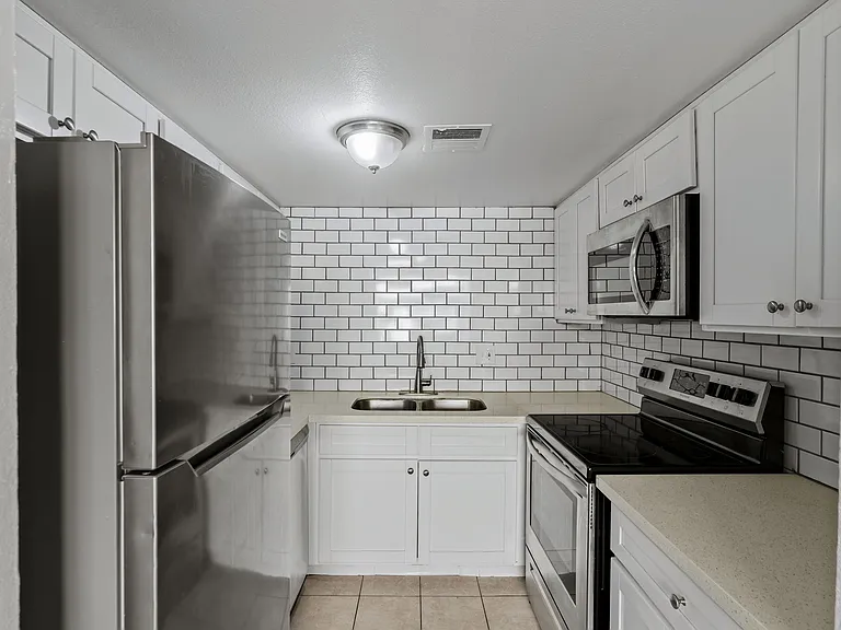 8-web-or-mls-2688 N 43rd Ave 29D--5_10012025