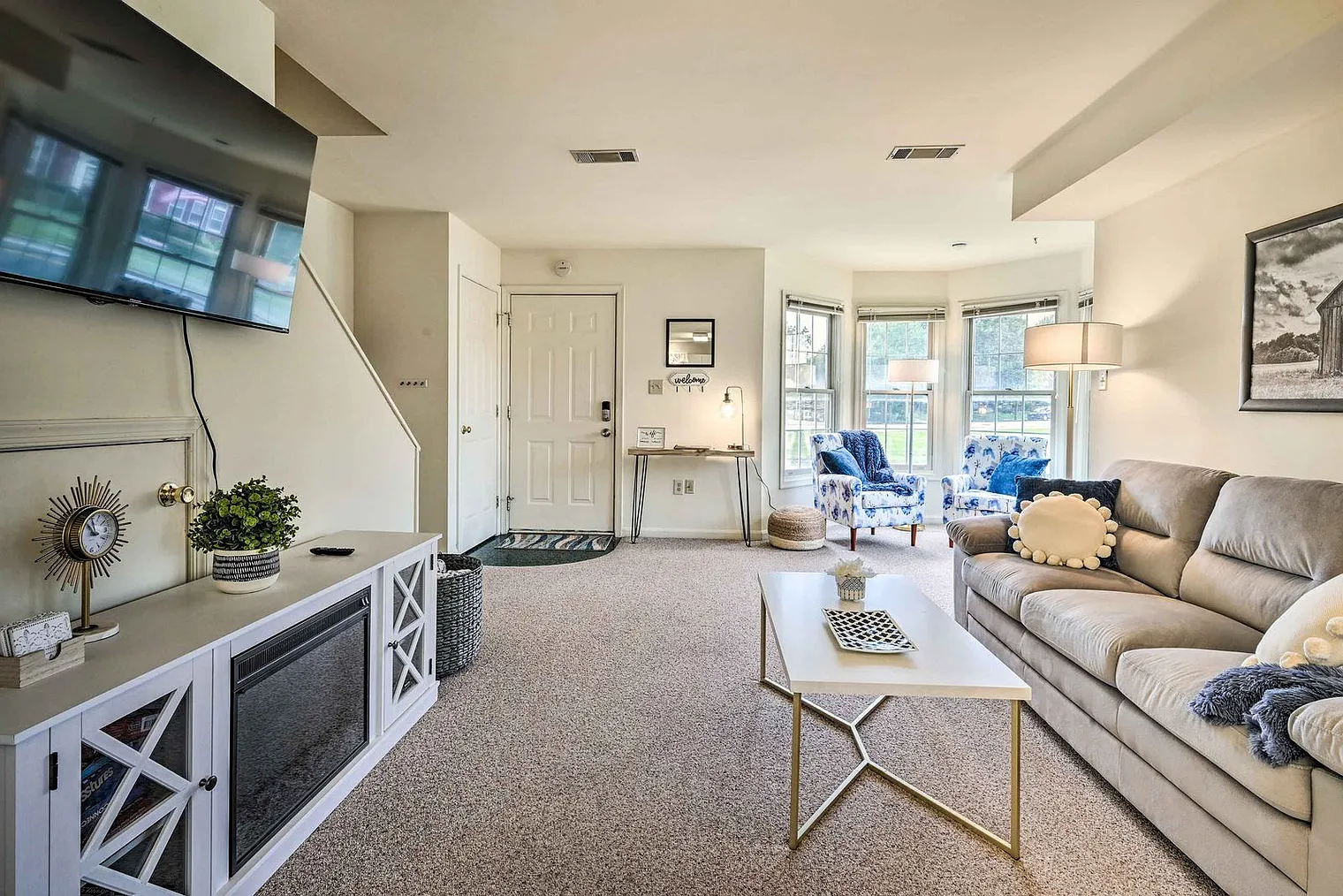 2 bed, 1.0 bath, 1227 sqft, $4,120 — Photo 4