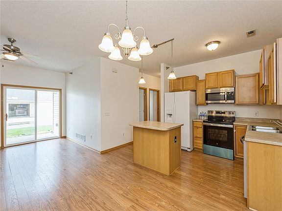 5th image of 10325 Essex Dr Unit 5