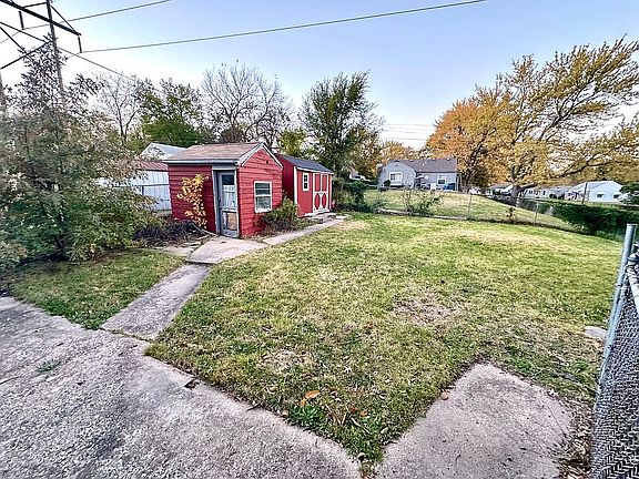 4th image of 5202 Forest Ave