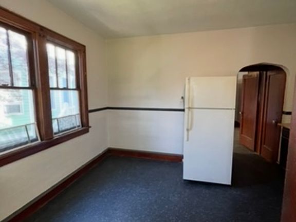 5th image of 98 S Maple Ave #1