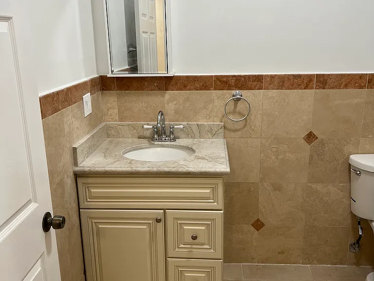 2047 Ivar Ave #2051-1/2 — Photo 6