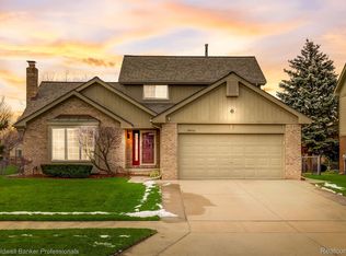34458 Heartsworth Ln, Sterling Heights, MI 48312