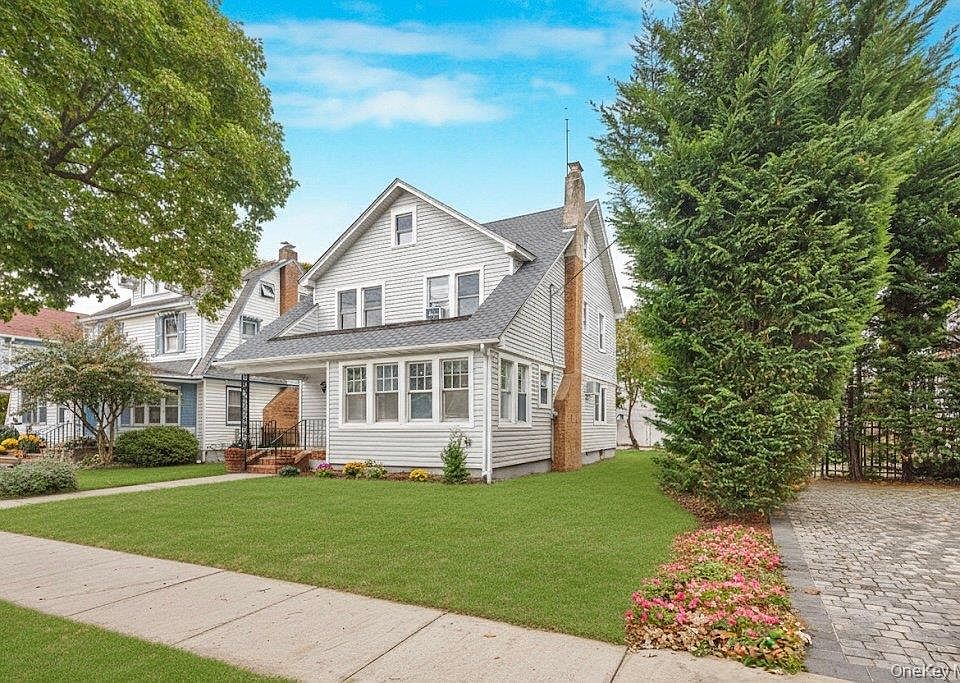 1st image of 327 N Forest Avenue