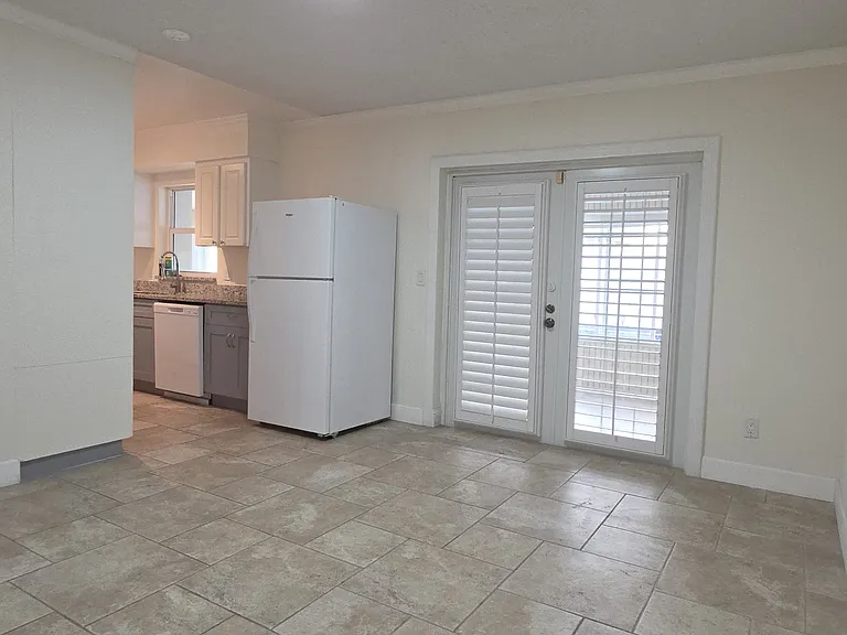 5307 W Cleveland St — Photo 5