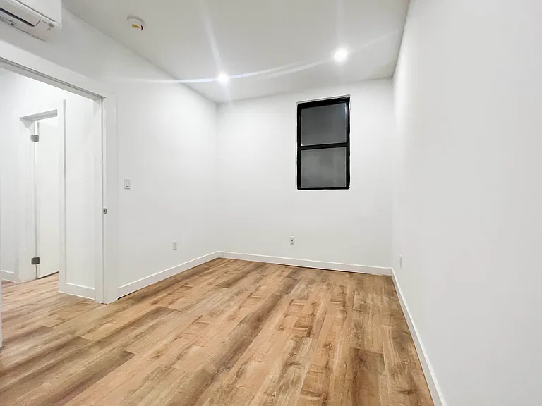 1020 3rd Ave #B2 — Photo 8
