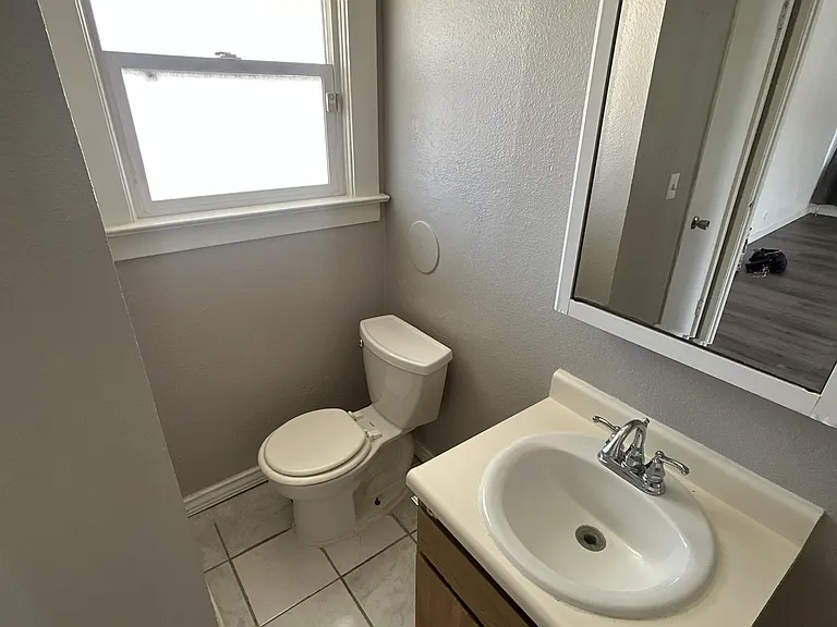 612 Butte St #B — Photo 7
