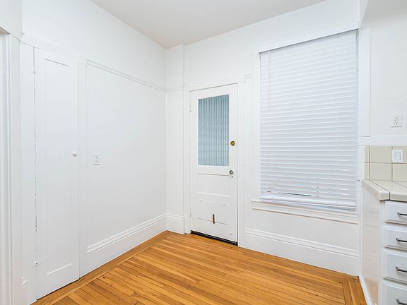 5th image of 1265 Washington St #12