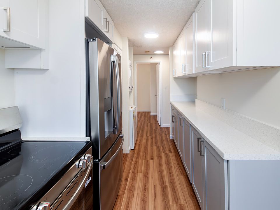 1st image of 2724 Kahoaloha Ln APT 506