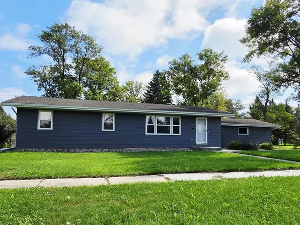 110 Spring Ave S, Lake Preston, SD 57249