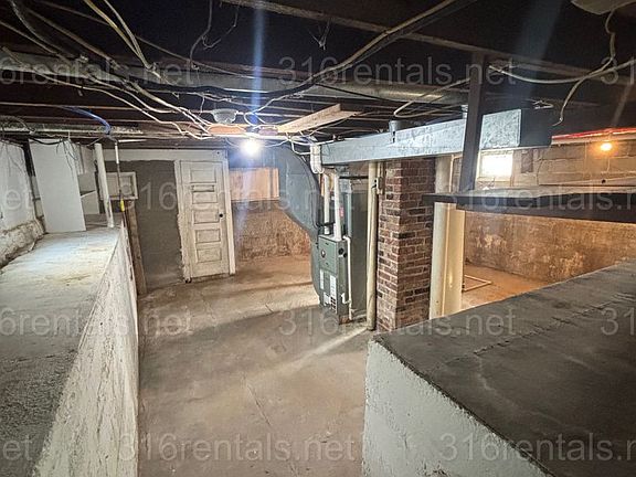 5th image of 521 N Summit St