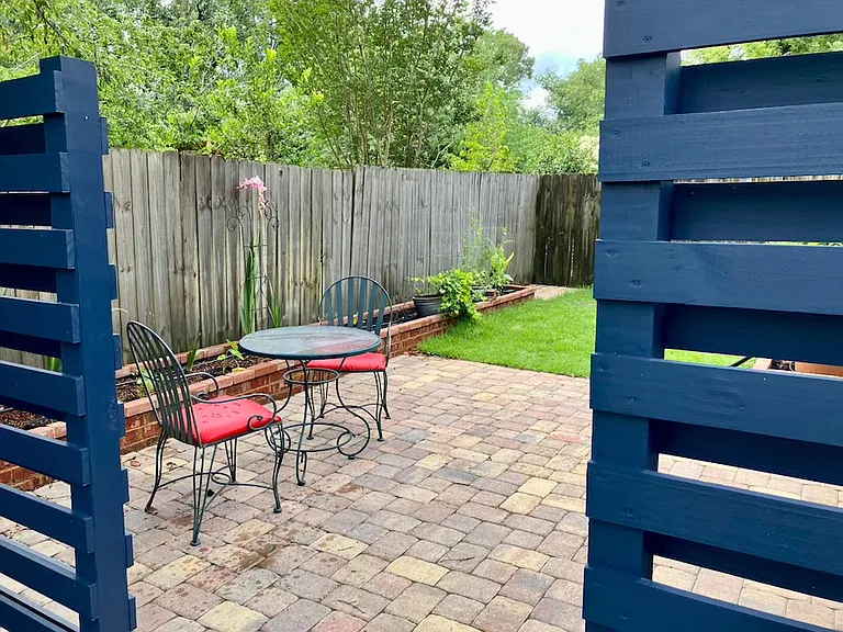 Dunbarton Cir SE — Photo 2