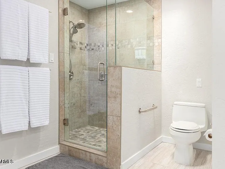 956 Castillo Dr E — Photo 24