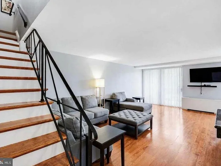 301 N Beauregard St #208 — Photo 7