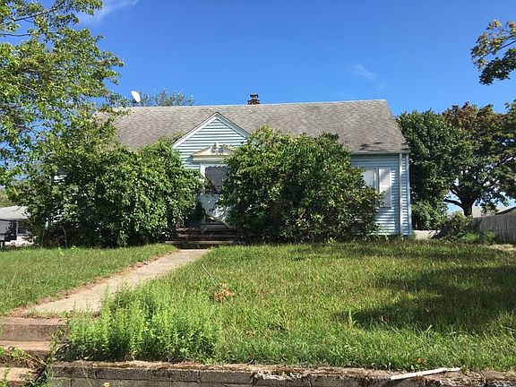 2nd image of 109 Charter Oak Ave