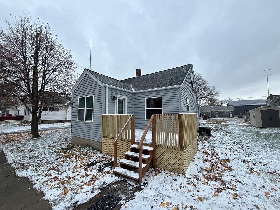 1st image of 208 Dupont Ave NW