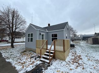 208 Dupont Ave NW, Renville, MN 56284