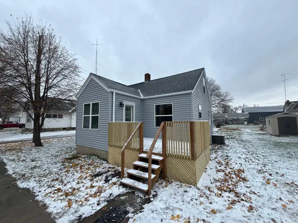208 Dupont Ave NW, Renville, MN 56284