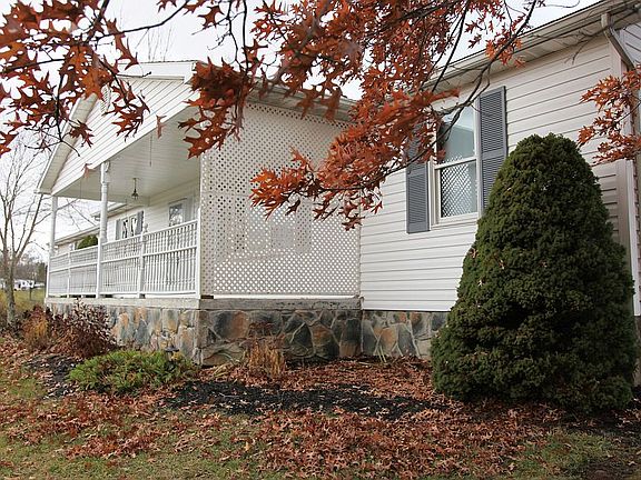 3rd image of 130 Hilltop Dr