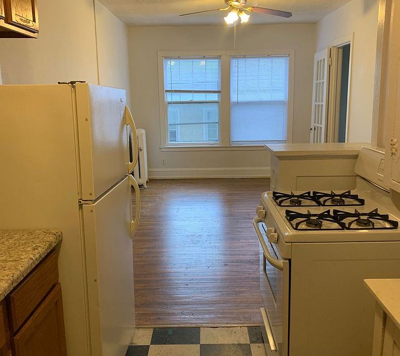 1st image of 2726 Girard Ave S #103