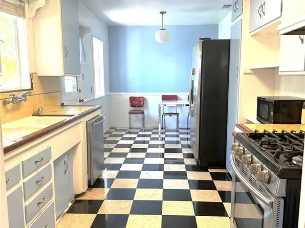 5425 Halbrent Ave, Sherman Oaks, CA 91411