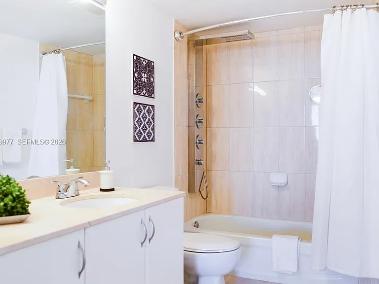 1750 N Bayshore Dr #4814 — Photo 22