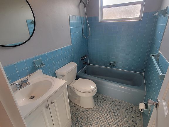 4th image of 7211 Venetian St #2