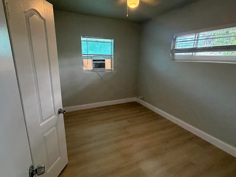 911 NW 12th Ave #1-A — Photo 4