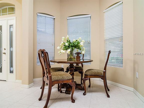 4th image of 3325 Turnberry Dr